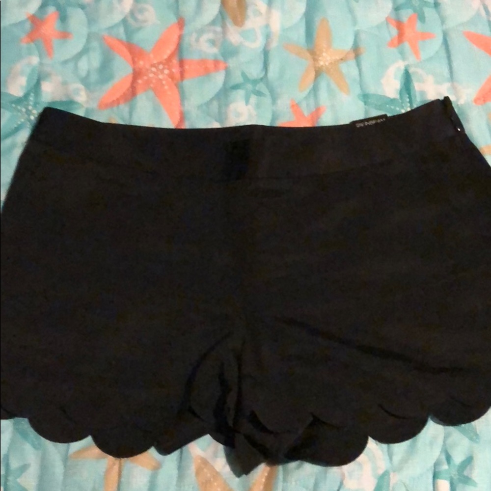 NWT scalloped shorts
